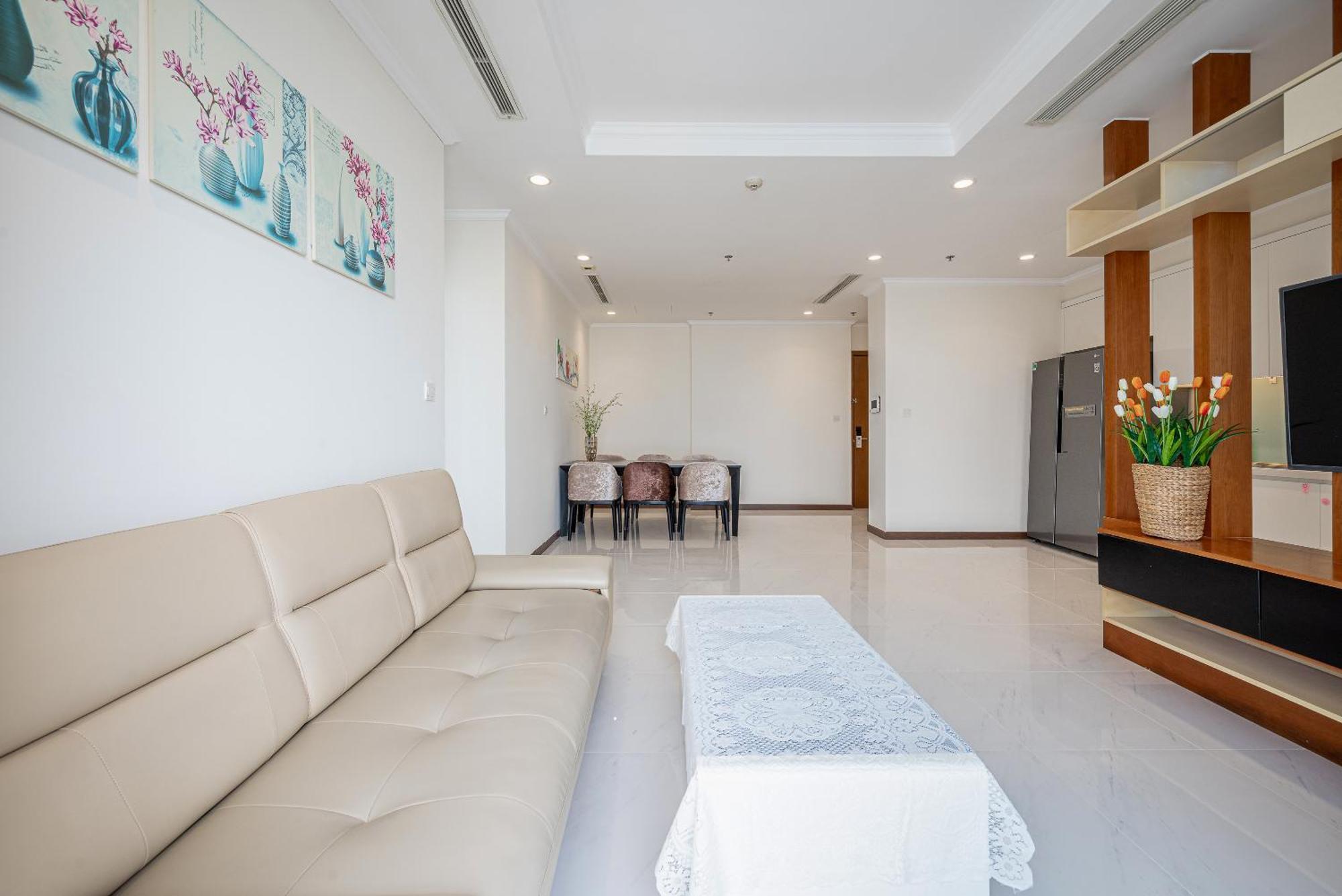 Vinhomes Park Apartment- Landmark Luxury Căn hộ *