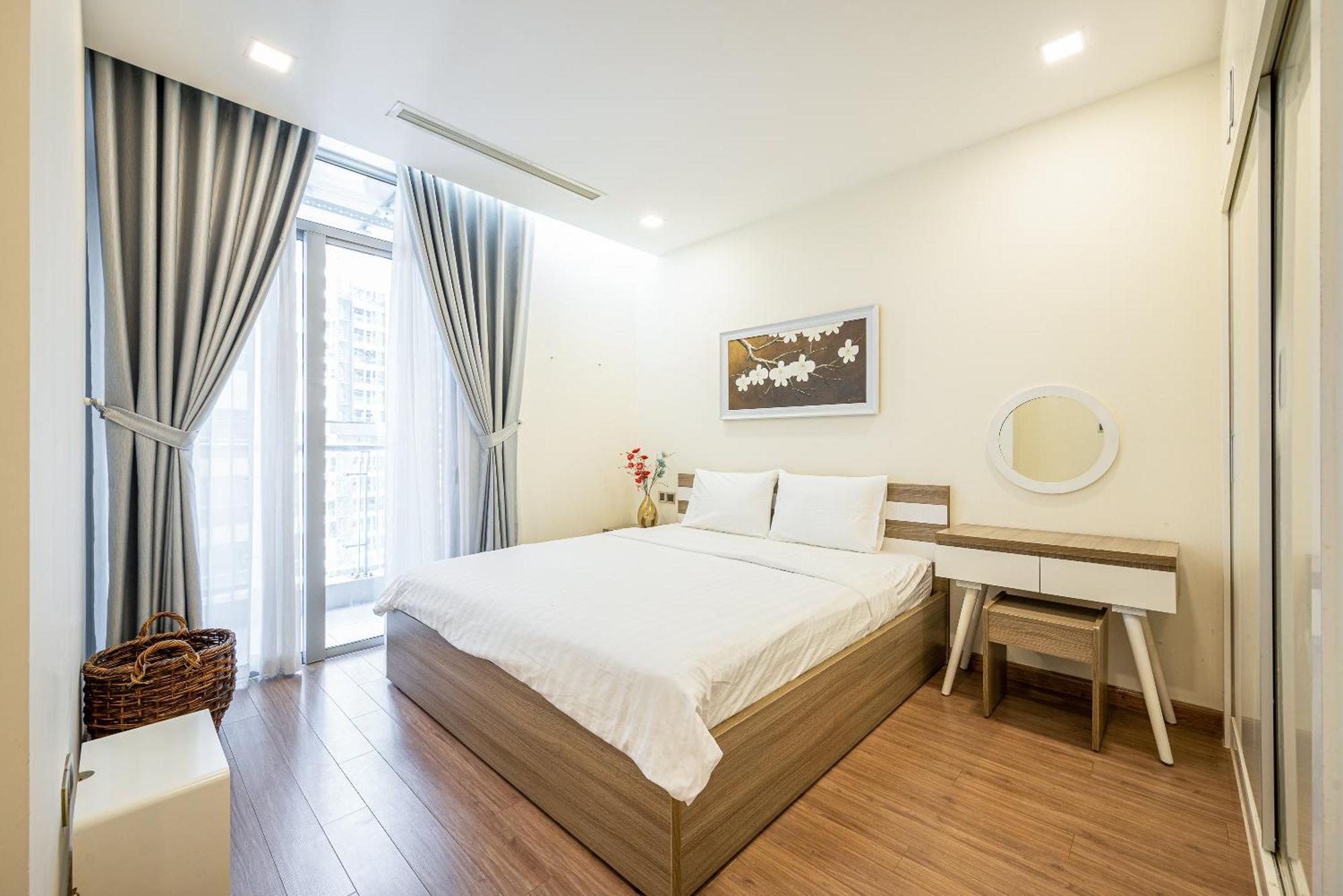 Căn hộ Vinhomes Park Apartment- Landmark Luxury *