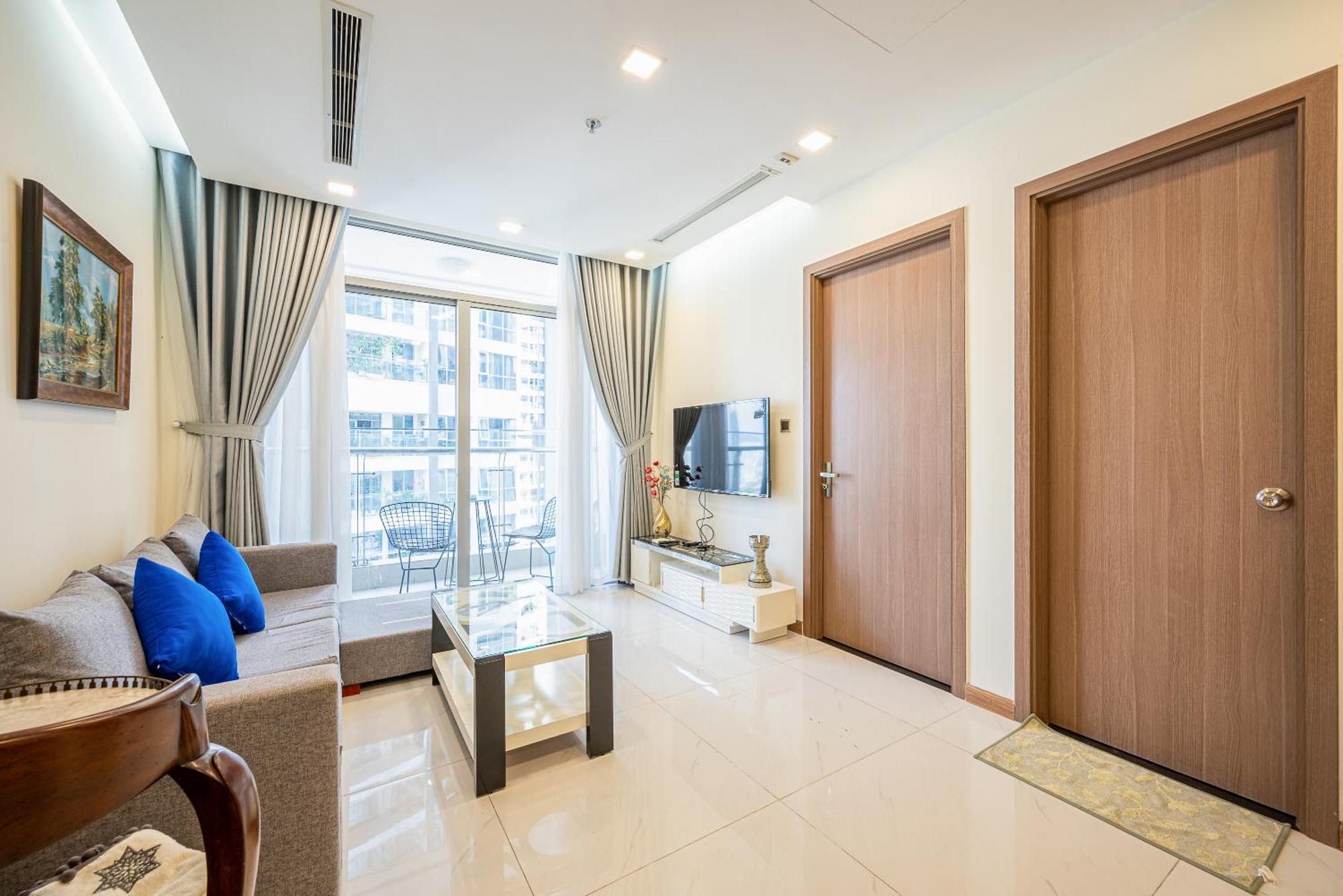 Vinhomes Park Apartment- Landmark Luxury Căn hộ *